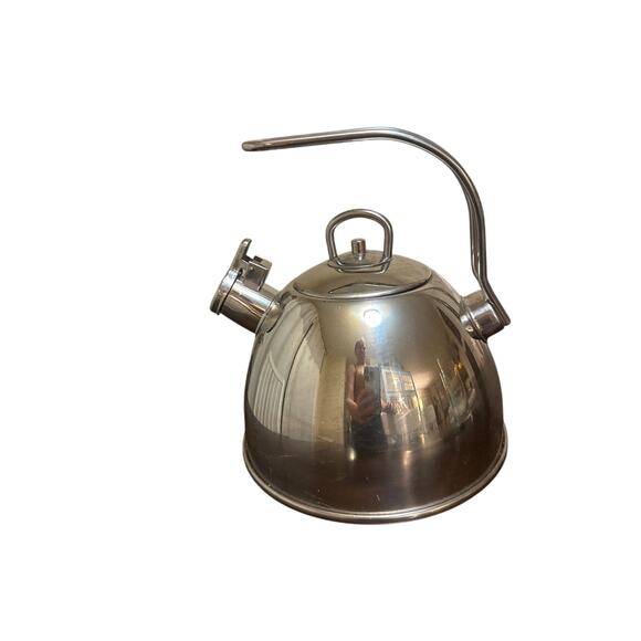 Stainless Steel tea kettle M10B Macys Chantal Like Classic Teakettle 2.5 Quart - Picture 1 of 7